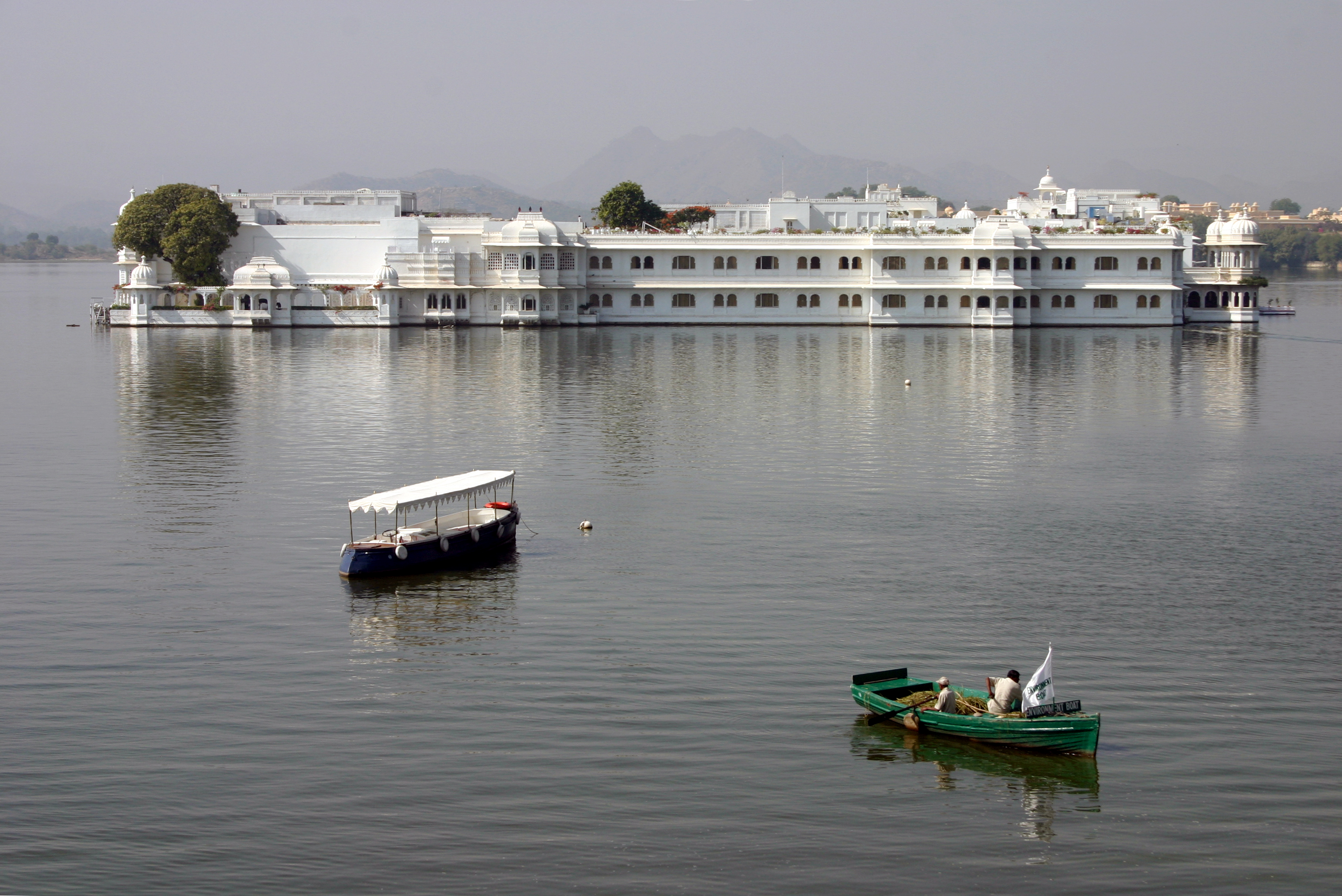 Lake Palace on Lake Pichola, Udaipur